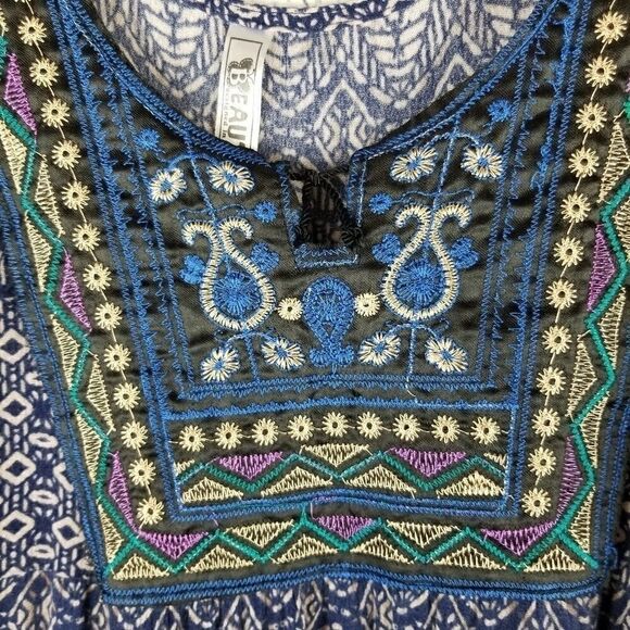 Beauties Boho embroidered Tank Top. Size M - Picture 3 of 8